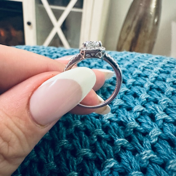 Moissanite ring - Picture 6 of 9